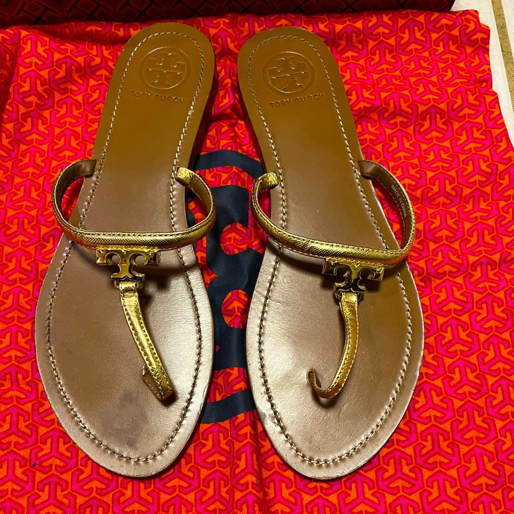 Tory Burch T Logo Flat Thong Sandal Size 10. Worn. With box and Dust bag.